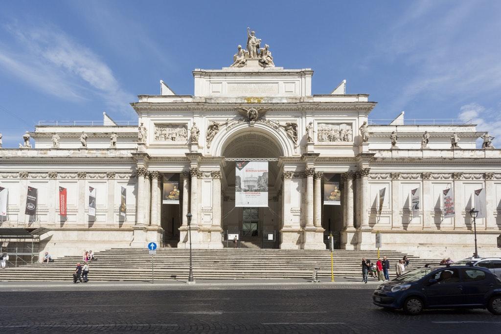 Via Della Consulta Appartamento *